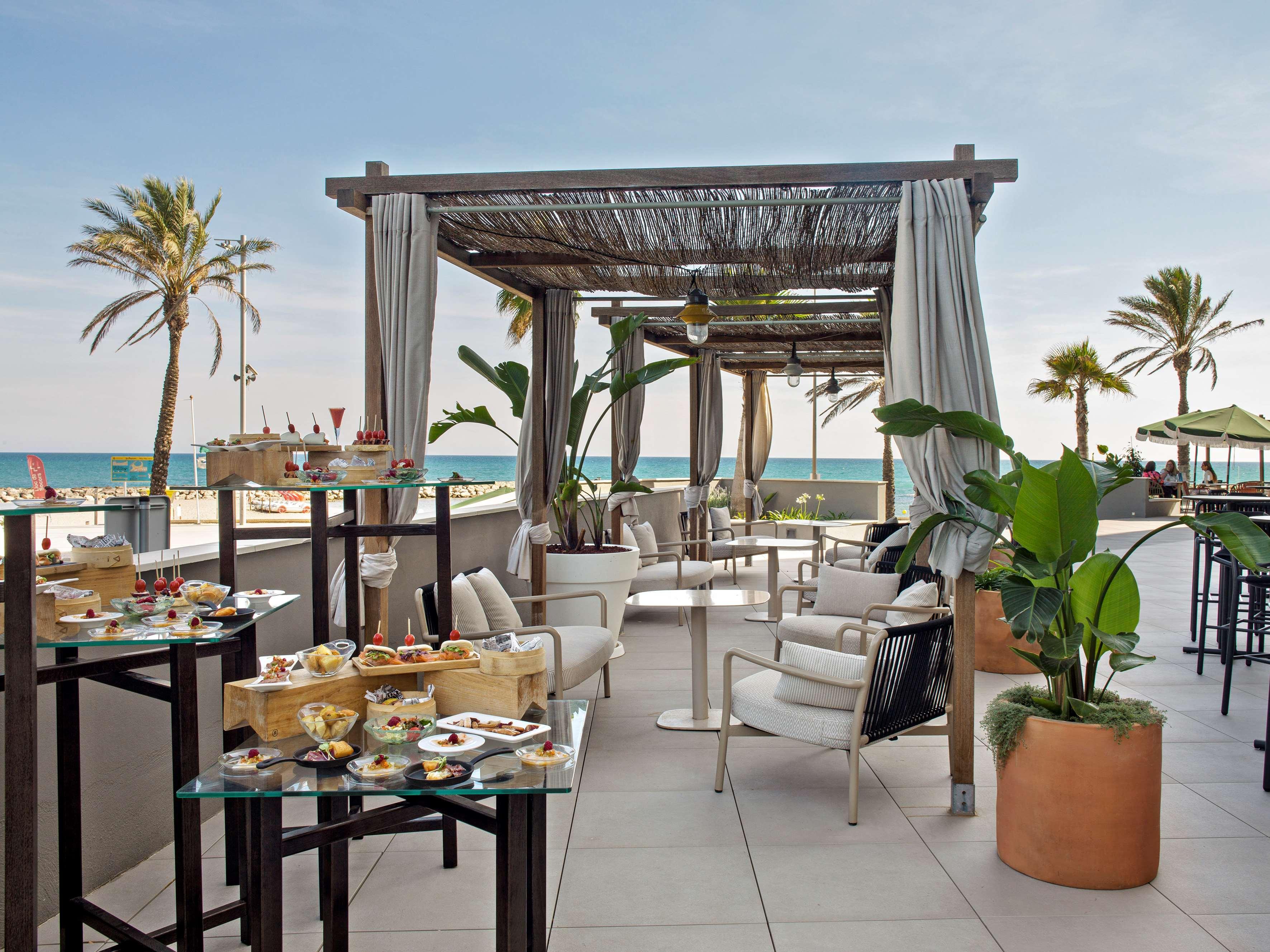 Me Sitges Terramar Hotel Ngoại thất bức ảnh The Beach at The Westin