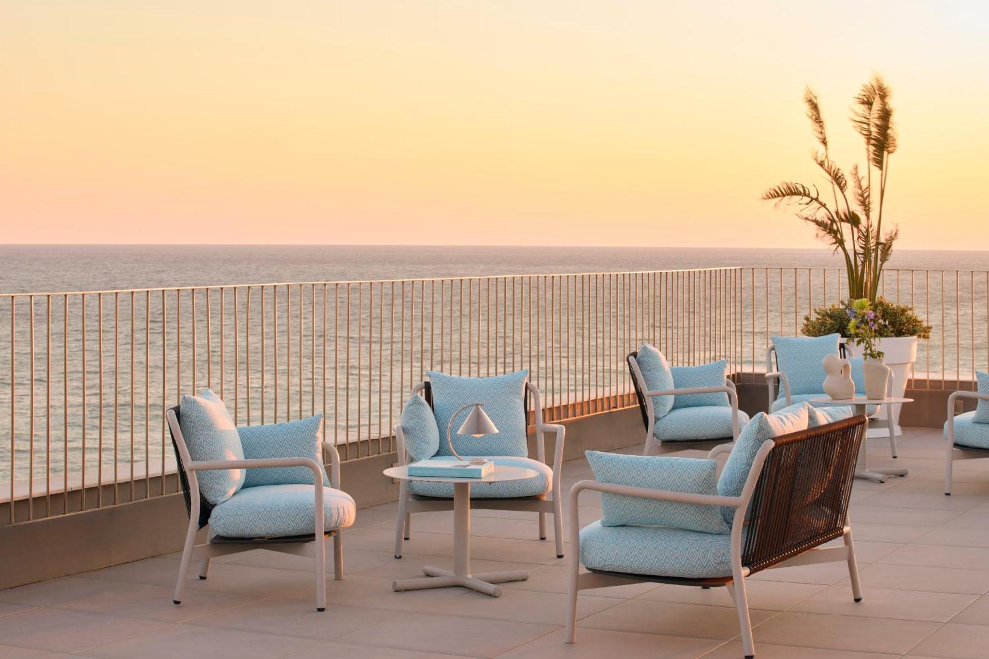 Me Sitges Terramar Hotel Ngoại thất bức ảnh The Terrace at the Westin