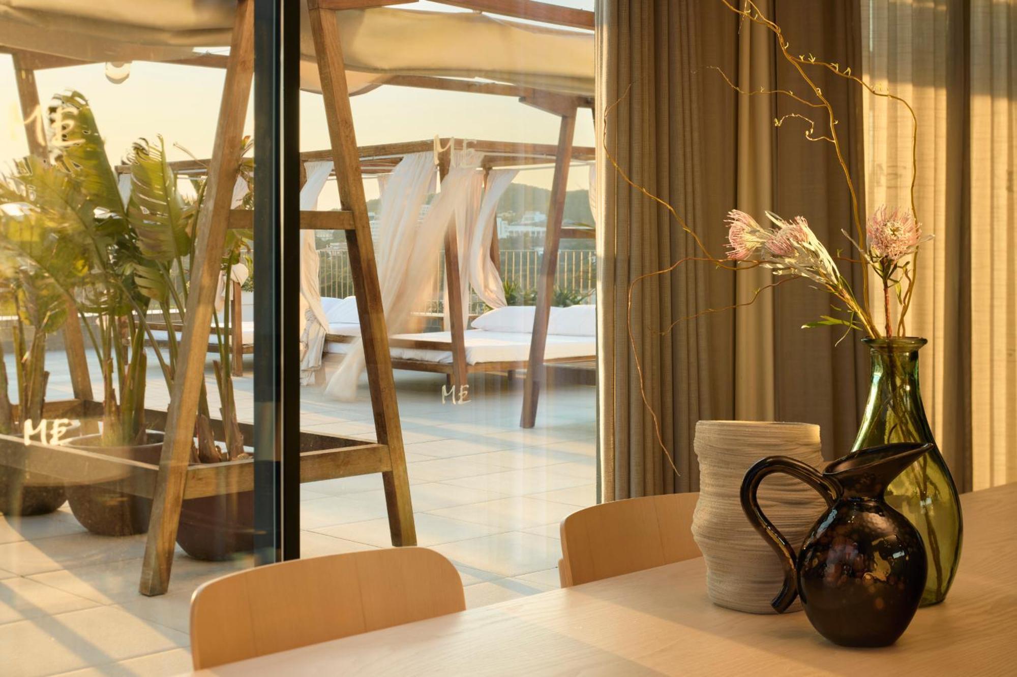 Me Sitges Terramar Hotel Ngoại thất bức ảnh Interior of a house