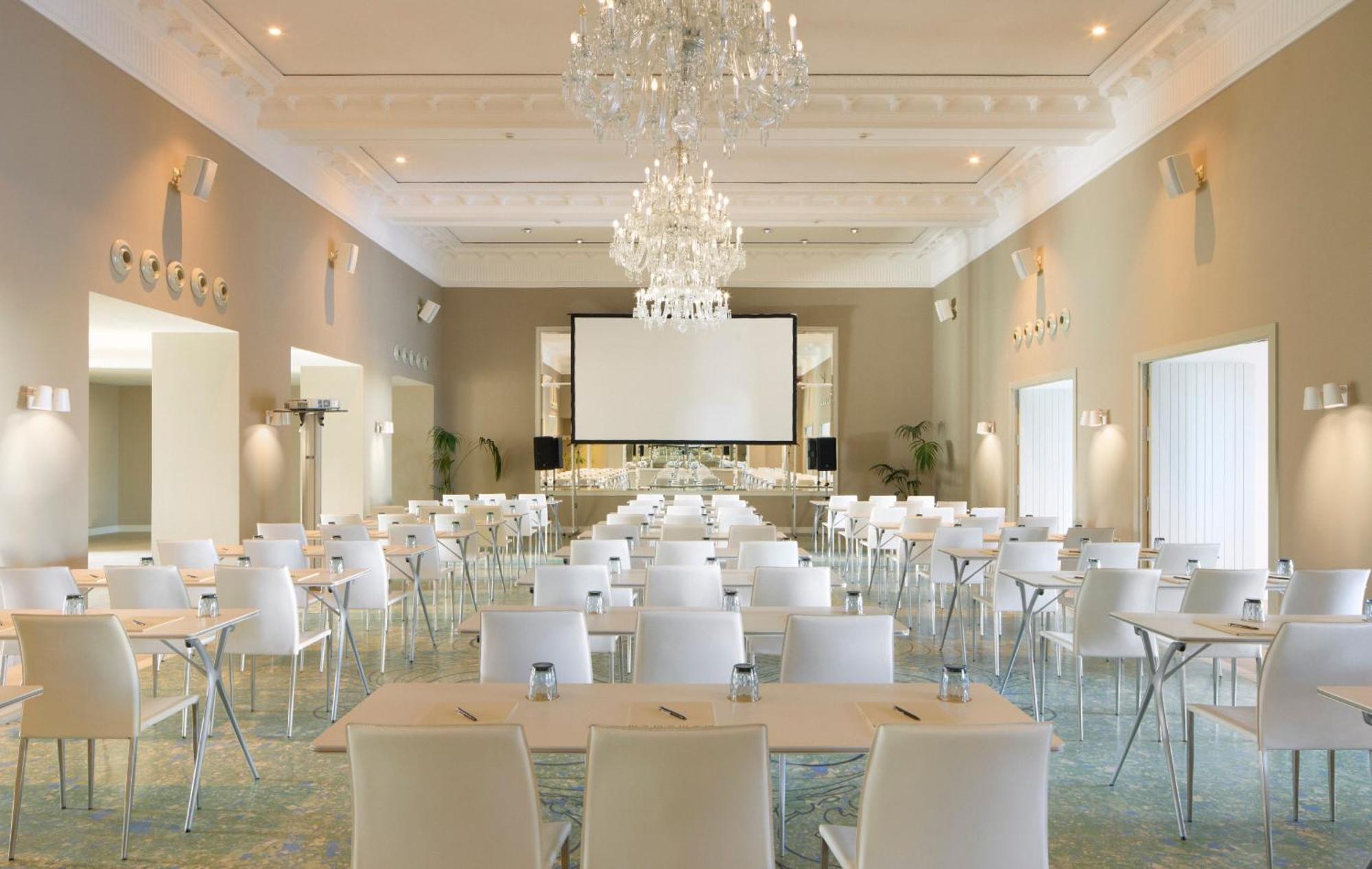 Me Sitges Terramar Hotel Ngoại thất bức ảnh The ballroom