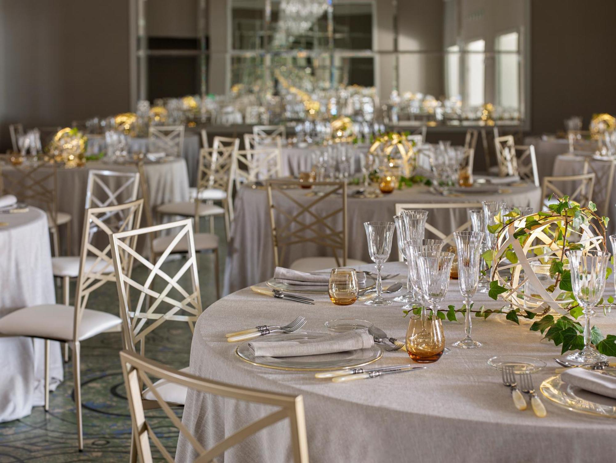 Me Sitges Terramar Hotel Ngoại thất bức ảnh The ballroom at the Four Seasons Hotel