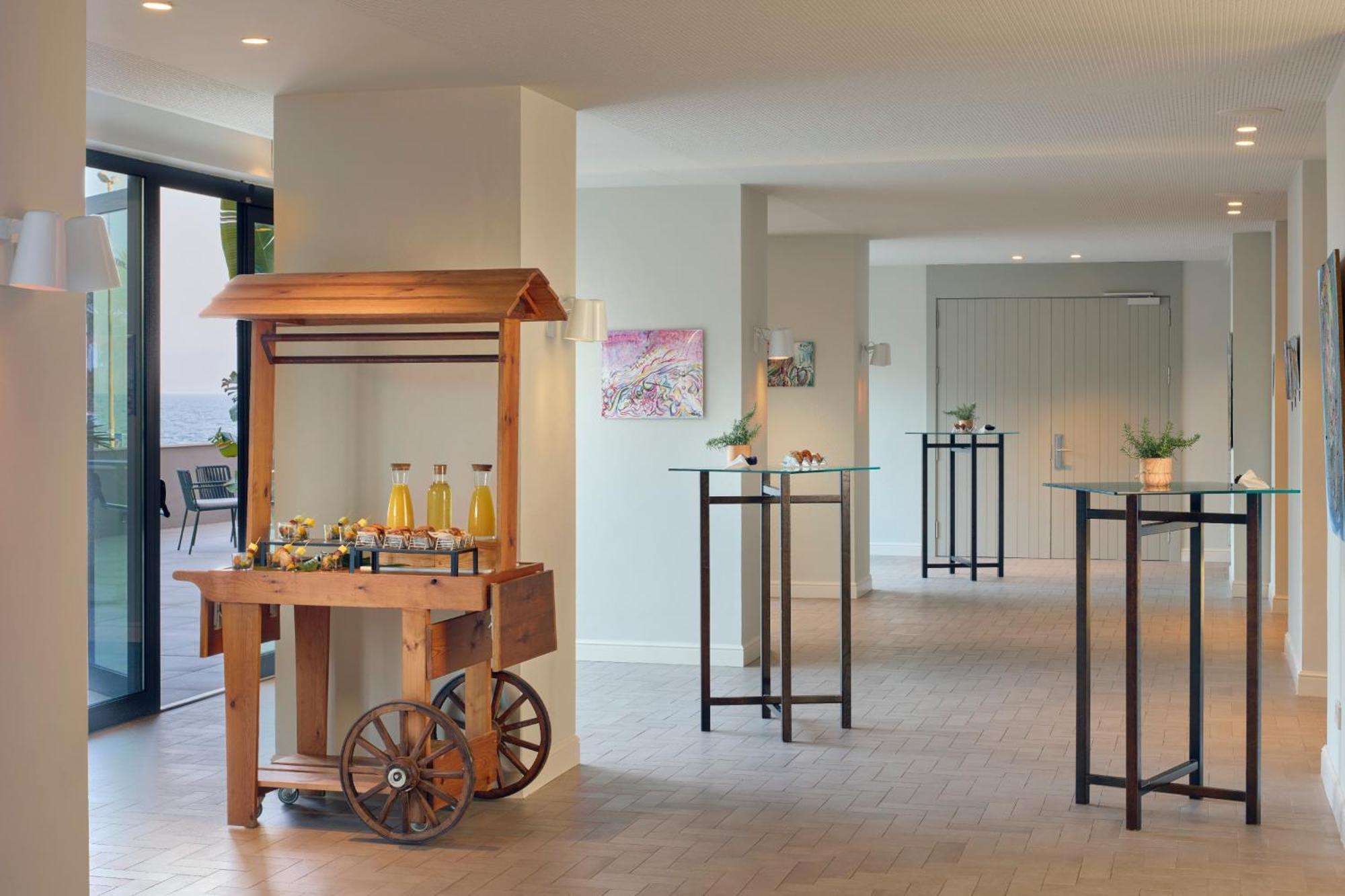Me Sitges Terramar Hotel Ngoại thất bức ảnh The Gallery