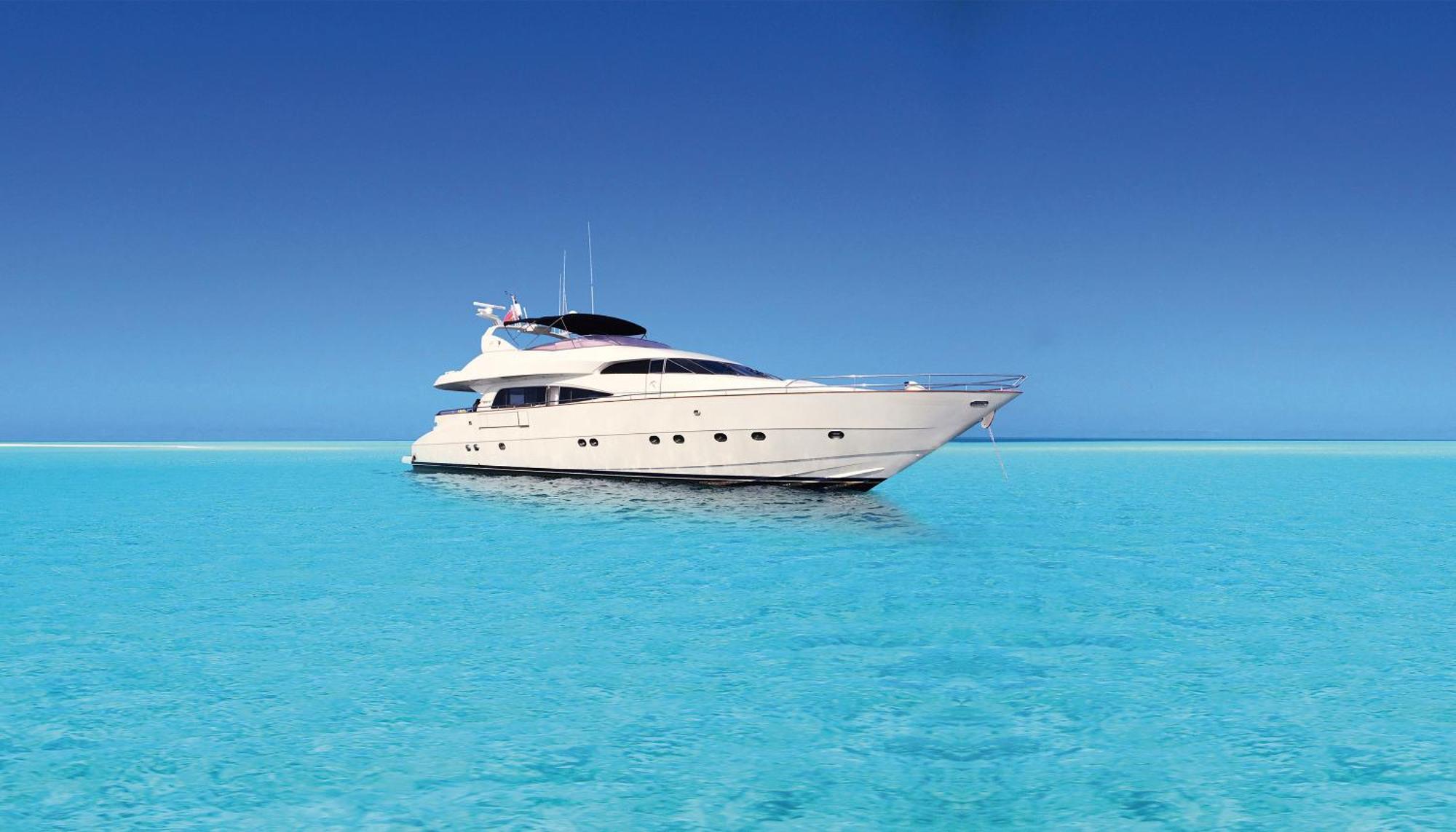 Me Sitges Terramar Hotel Ngoại thất bức ảnh A yacht