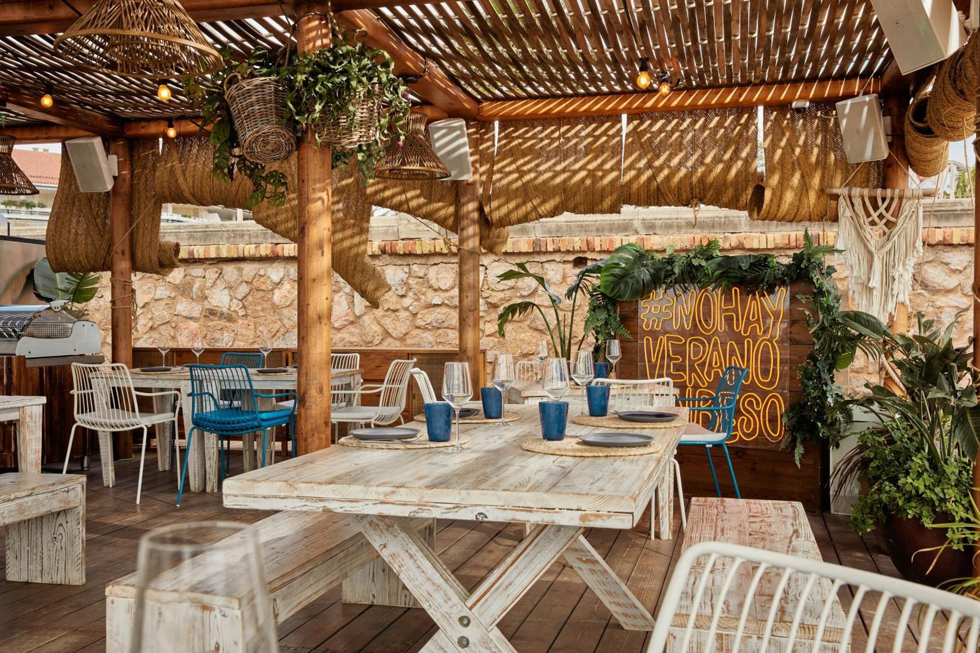 Me Sitges Terramar Hotel Ngoại thất bức ảnh Restaurant interior