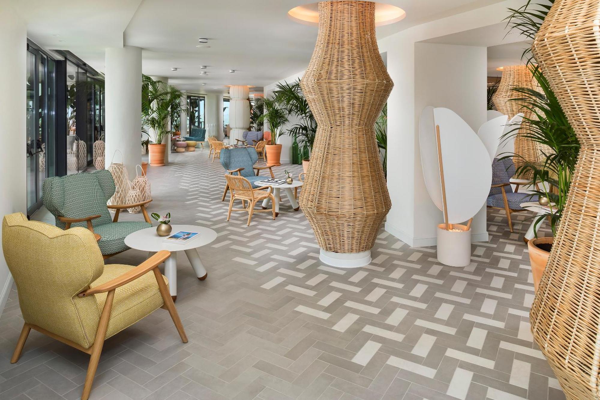 Me Sitges Terramar Hotel Ngoại thất bức ảnh Lobby