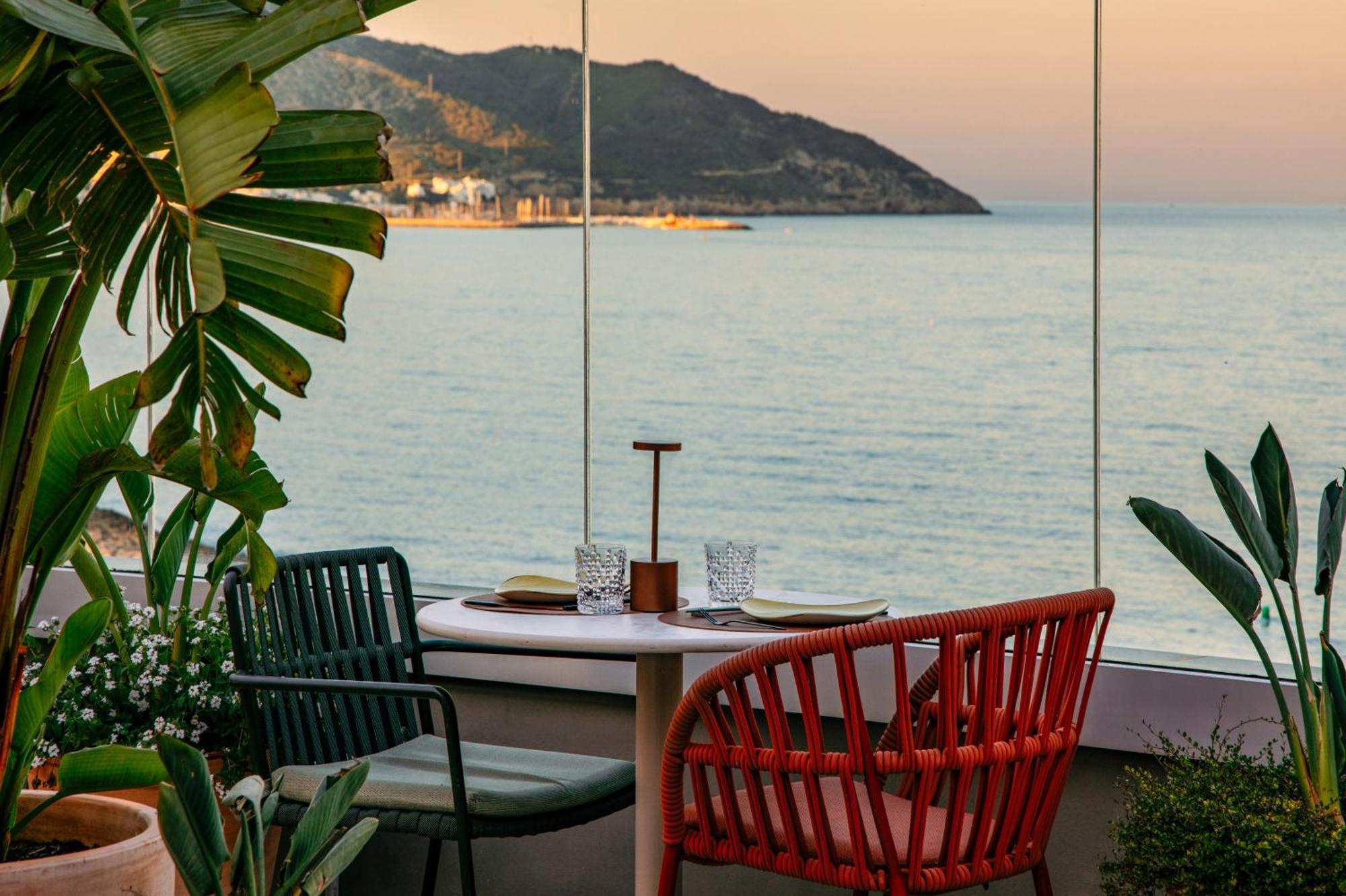Me Sitges Terramar Hotel Ngoại thất bức ảnh View from the restaurant